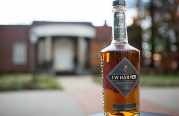 I.W. Harper Kentucky Straight Bourbon Whiskey